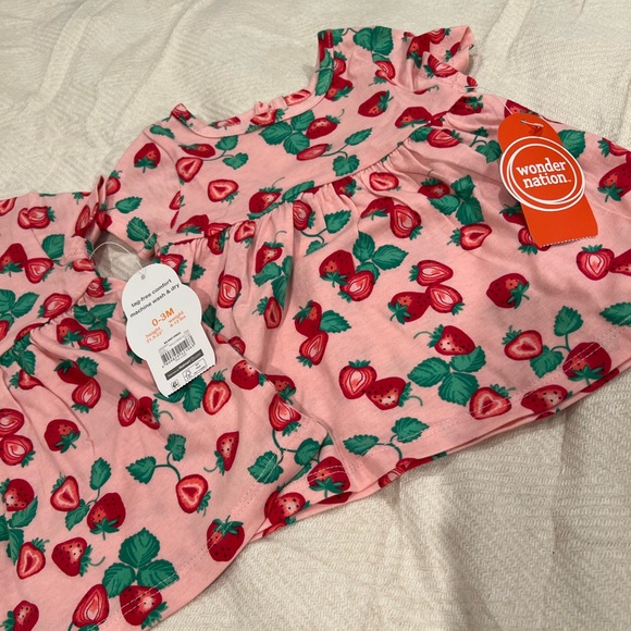 Pink Strawberries Set - Picture 5 of 5